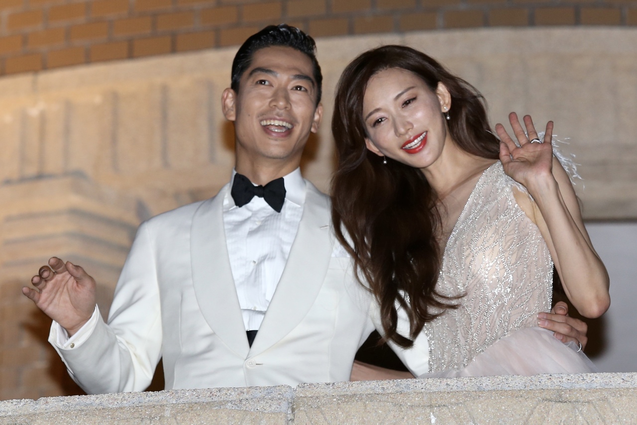 林志玲与AKIRA完成世纪婚礼,喜宴选在台南市美术馆举行