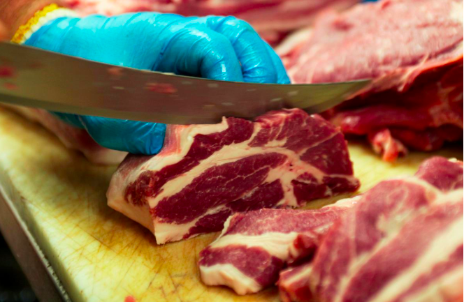 根据OECD统计,全世界食肉数量持续增加,特别是富有的西方国家吃得最多